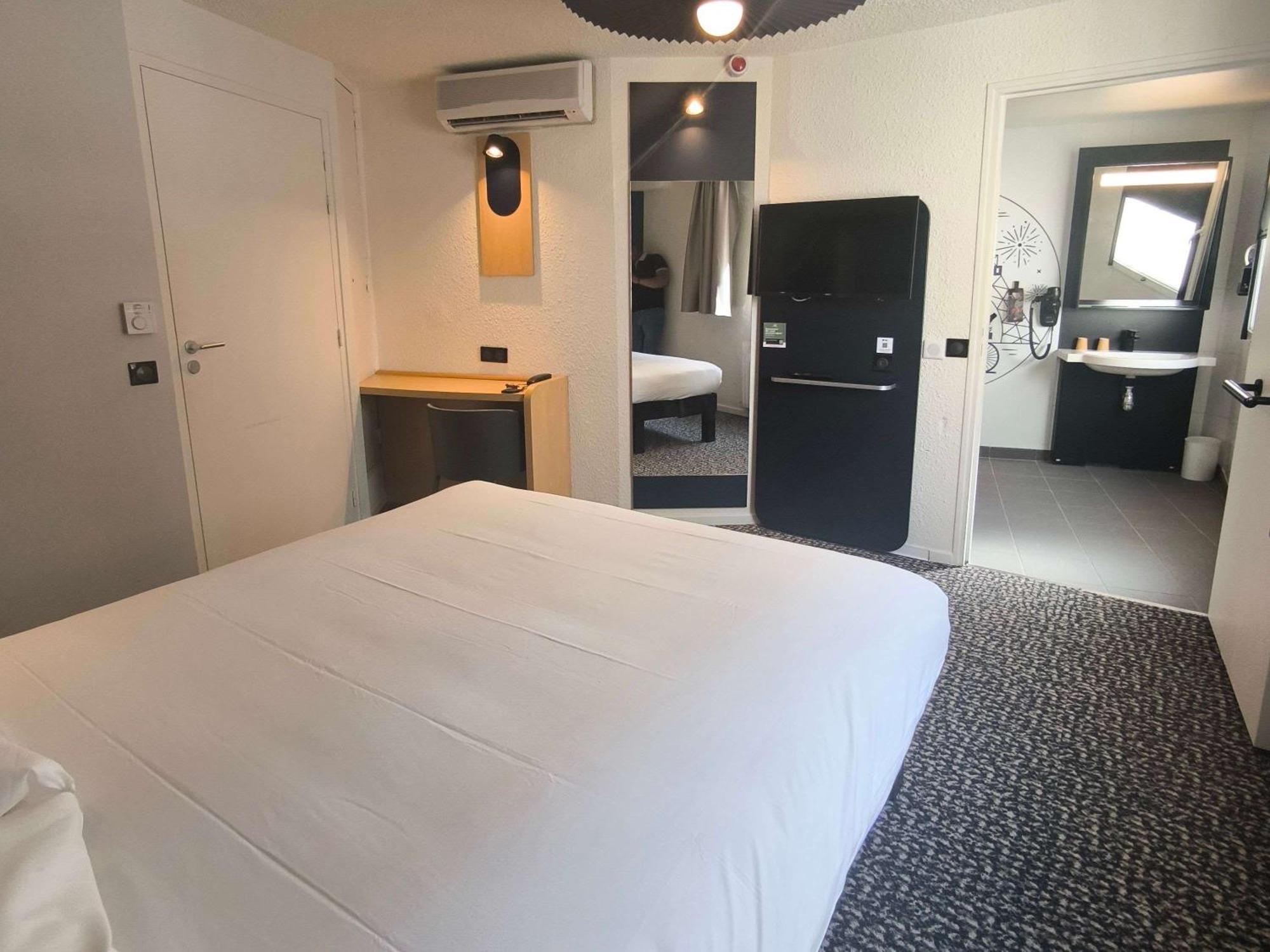 Ibis Paris Brancion Parc Des Expositions 15Eme Hotel Exterior photo